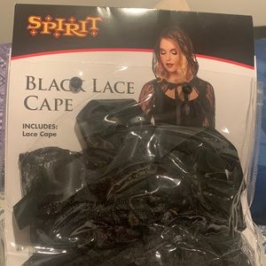 New never worn 🧙‍♀️Black lace cape adult fits most size